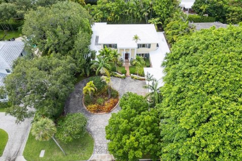 House in Miami, Florida 5 bedrooms, 483.37 sq.m. № 1238586 - photo 26