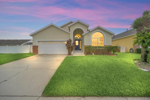 Villa ou maison à vendre à Kissimmee, Floride: 5 chambres, 209.59 m2 № 1367751 - photo 1