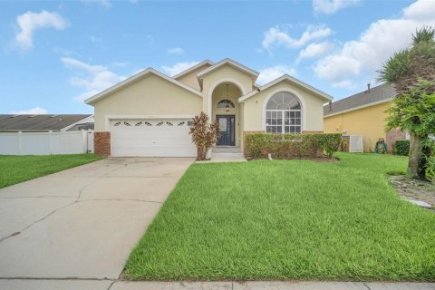 Casa en venta en Kissimmee, Florida, 5 dormitorios, 209.59 m2 № 1367751 - foto 2