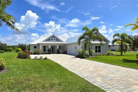 Villa ou maison à vendre à Punta Gorda, Floride: 4 chambres, 267.56 m2 № 1252713 - photo 1