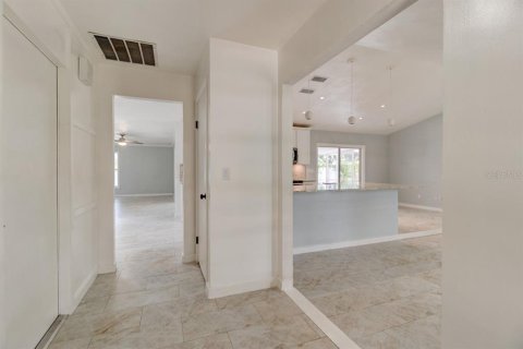 Villa ou maison à vendre à Edgewater, Floride: 3 chambres, 164.99 m2 № 1252714 - photo 13