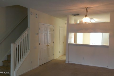 Condo in Jacksonville, Florida, 2 bedrooms  № 879937 - photo 8