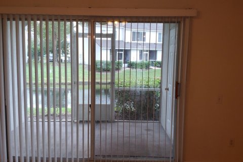 Condo in Jacksonville, Florida, 2 bedrooms  № 879937 - photo 16