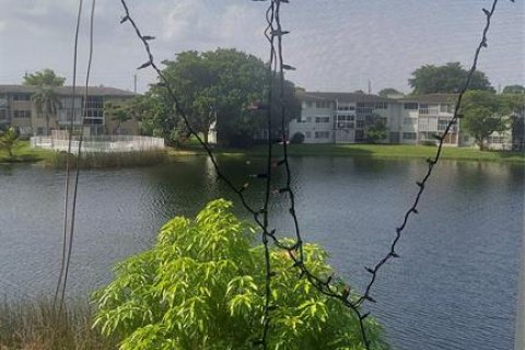 Condominio en venta en Plantation, Florida, 2 dormitorios, 83.61 m2 № 636633 - foto 3