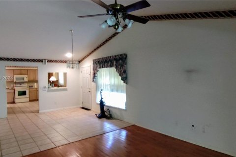 Adosado en venta en Tampa, Florida, 2 dormitorios, 118.73 m2 № 1389687 - foto 28