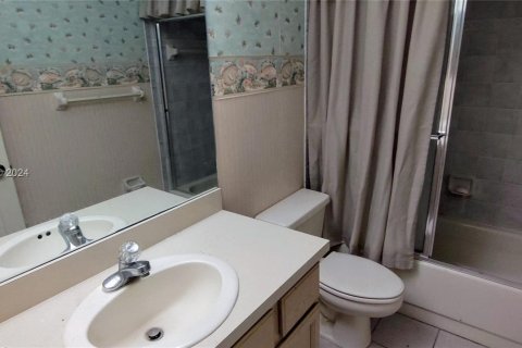 Adosado en venta en Tampa, Florida, 2 dormitorios, 118.73 m2 № 1389687 - foto 15