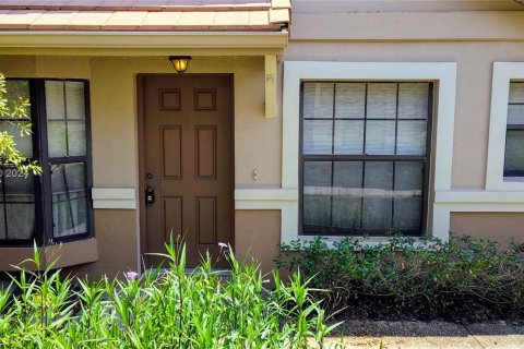 Townhouse in Tampa, Florida 2 bedrooms, 118.73 sq.m. № 1389687 - photo 13