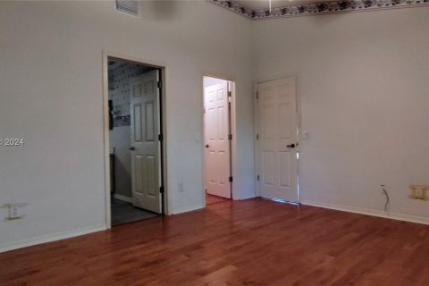 Adosado en venta en Tampa, Florida, 2 dormitorios, 118.73 m2 № 1389687 - foto 4