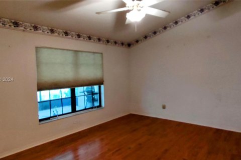 Townhouse in Tampa, Florida 2 bedrooms, 118.73 sq.m. № 1389687 - photo 26