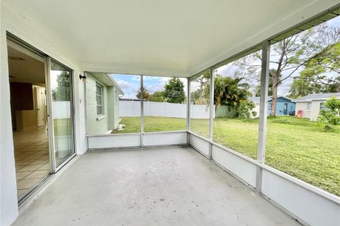 Casa en venta en Port Richey, Florida, 2 dormitorios, 83.98 m2 № 1266352 - foto 22