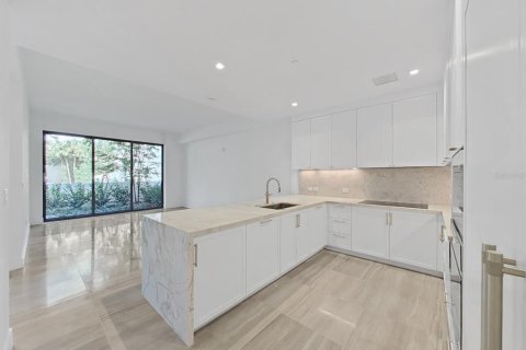 Copropriété à vendre à Tampa, Floride: 3 chambres, 334.91 m2 № 1364011 - photo 14