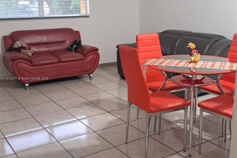 Condo in Hialeah, Florida, 1 bedroom  № 1404609 - photo 9