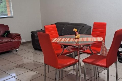 Condo in Hialeah, Florida, 1 bedroom  № 1404609 - photo 10