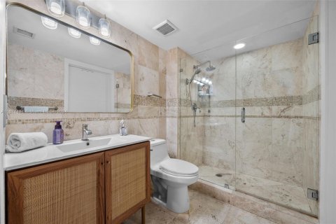 Condo in Miami, Florida, 2 bedrooms  № 1404521 - photo 11