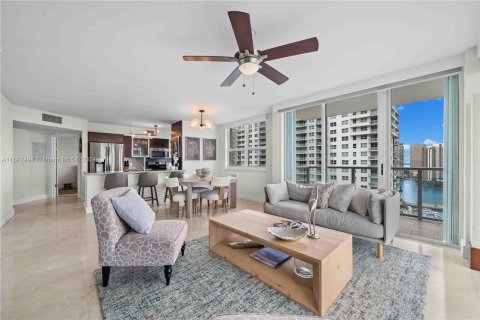 Condominio en venta en Miami, Florida, 2 dormitorios, 111.48 m2 № 1404521 - foto 6