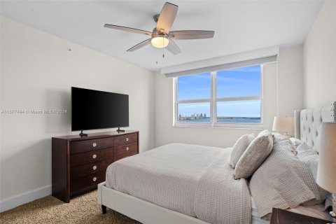 Condo in Miami, Florida, 2 bedrooms  № 1404521 - photo 27