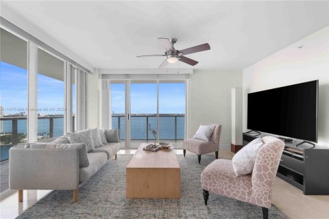 Condo in Miami, Florida, 2 bedrooms  № 1404521 - photo 5