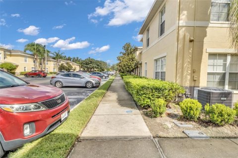 Townhouse in Lakeland, Florida 2 bedrooms, 138.98 sq.m. № 1390698 - photo 11