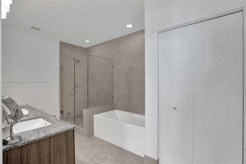 Condominio en alquiler en Doral, Florida, 3 dormitorios, 164.44 m2 № 1364065 - foto 30