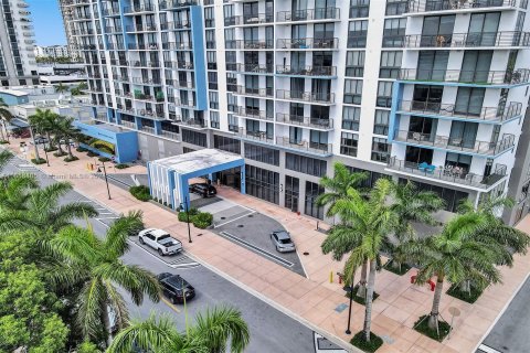 Copropriété à louer à Doral, Floride: 3 chambres, 164.44 m2 № 1364065 - photo 3