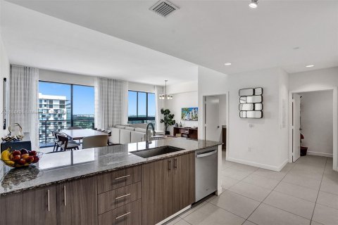 Condo in Doral, Florida, 3 bedrooms  № 1364065 - photo 19