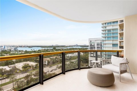 Condominio en venta en Bal Harbour, Florida, 4 dormitorios, 471.01 m2 № 912497 - foto 9