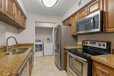 Condo in Coral Springs, Florida, 2 bedrooms  № 1222644 - photo 6