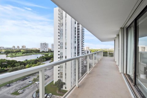 Condo in Aventura, Florida, 3 bedrooms  № 1415649 - photo 6