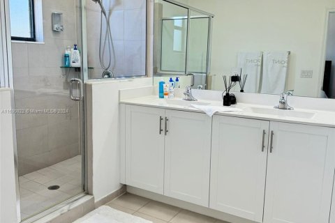 Adosado en venta en Miami, Florida, 3 dormitorios, 133.87 m2 № 1436947 - foto 14