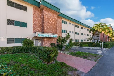 Condominio en venta en Hallandale Beach, Florida, 2 dormitorios, 87.33 m2 № 1175612 - foto 16