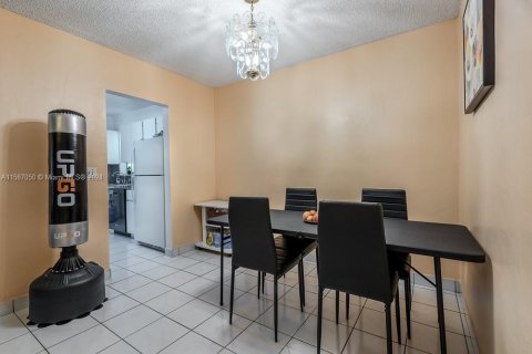 Condominio en venta en Hallandale Beach, Florida, 2 dormitorios, 87.33 m2 № 1175612 - foto 4