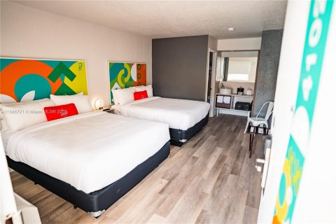 Hotel en venta en Kissimmee, Florida, 1 dormitorio № 1175614 - foto 3