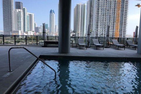 Condominio en venta en Miami, Florida, 1 dormitorio, 78.97 m2 № 1378579 - foto 12