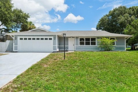 House in St. Lucie, Florida 3 bedrooms, 120.68 sq.m. № 1298830 - photo 1