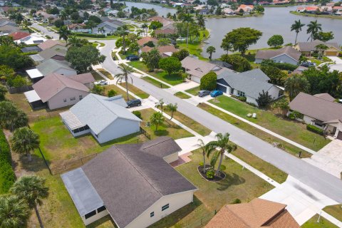 Villa ou maison à vendre à Lake Worth, Floride: 4 chambres, 163.69 m2 № 1177395 - photo 8