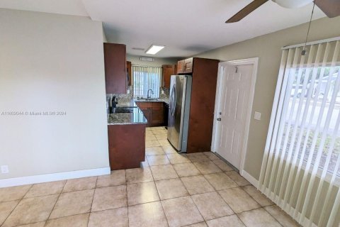 Immobilier commercial à vendre à Pompano Beach, Floride: 164.53 m2 № 1222879 - photo 6