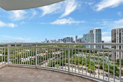 Condominio en alquiler en Miami, Florida, 2 dormitorios, 104.05 m2 № 1398473 - foto 21