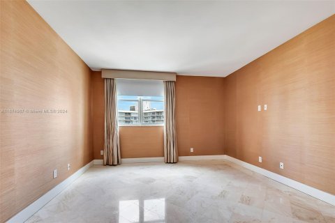 Condominio en alquiler en Miami, Florida, 2 dormitorios, 104.05 m2 № 1398473 - foto 17