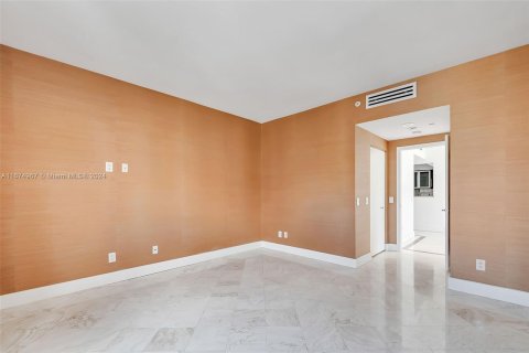 Condominio en alquiler en Miami, Florida, 2 dormitorios, 104.05 m2 № 1398473 - foto 16