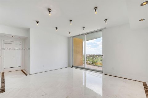 Condominio en alquiler en Miami, Florida, 2 dormitorios, 104.05 m2 № 1398473 - foto 7