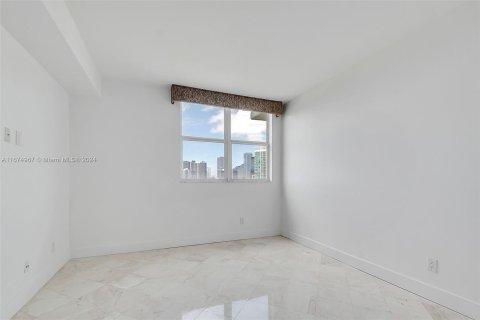 Condominio en alquiler en Miami, Florida, 2 dormitorios, 104.05 m2 № 1398473 - foto 11