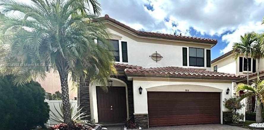 Casa en Hialeah, Florida 4 dormitorios, 223.15 m2 № 1398474