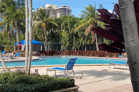 Condo in Sunny Isles Beach, Florida, 1 bedroom  № 1206359 - photo 5