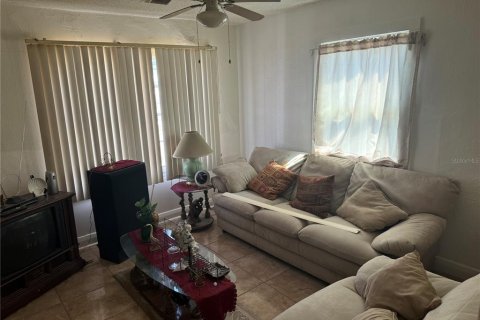 Casa en venta en Tampa, Florida, 2 dormitorios, 115.2 m2 № 1370241 - foto 8