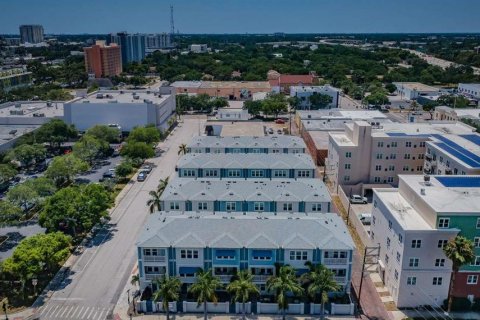 Touwnhouse à vendre à Saint Petersburg, Floride: 3 chambres, 170.85 m2 № 1370243 - photo 6