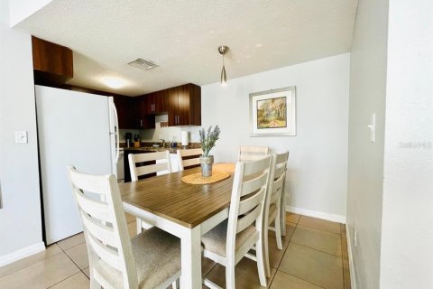 Apartment in Sarasota, Florida 2 bedrooms, 69.68 sq.m. № 1370207 - photo 11