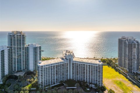 Condominio en venta en Bal Harbour, Florida, 2 dormitorios, 98.1 m2 № 1418501 - foto 27