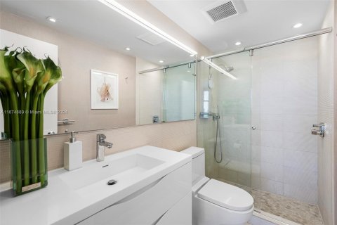 Condominio en venta en Bal Harbour, Florida, 2 dormitorios, 98.1 m2 № 1418501 - foto 14