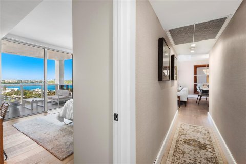 Condominio en venta en Bal Harbour, Florida, 2 dormitorios, 98.1 m2 № 1418501 - foto 15