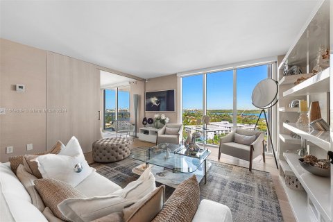 Condominio en venta en Bal Harbour, Florida, 2 dormitorios, 98.1 m2 № 1418501 - foto 1